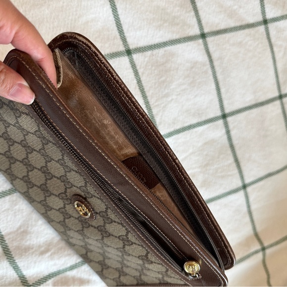 Gucci Vintage Coated Canvas Clutch - Picture 8 of 17